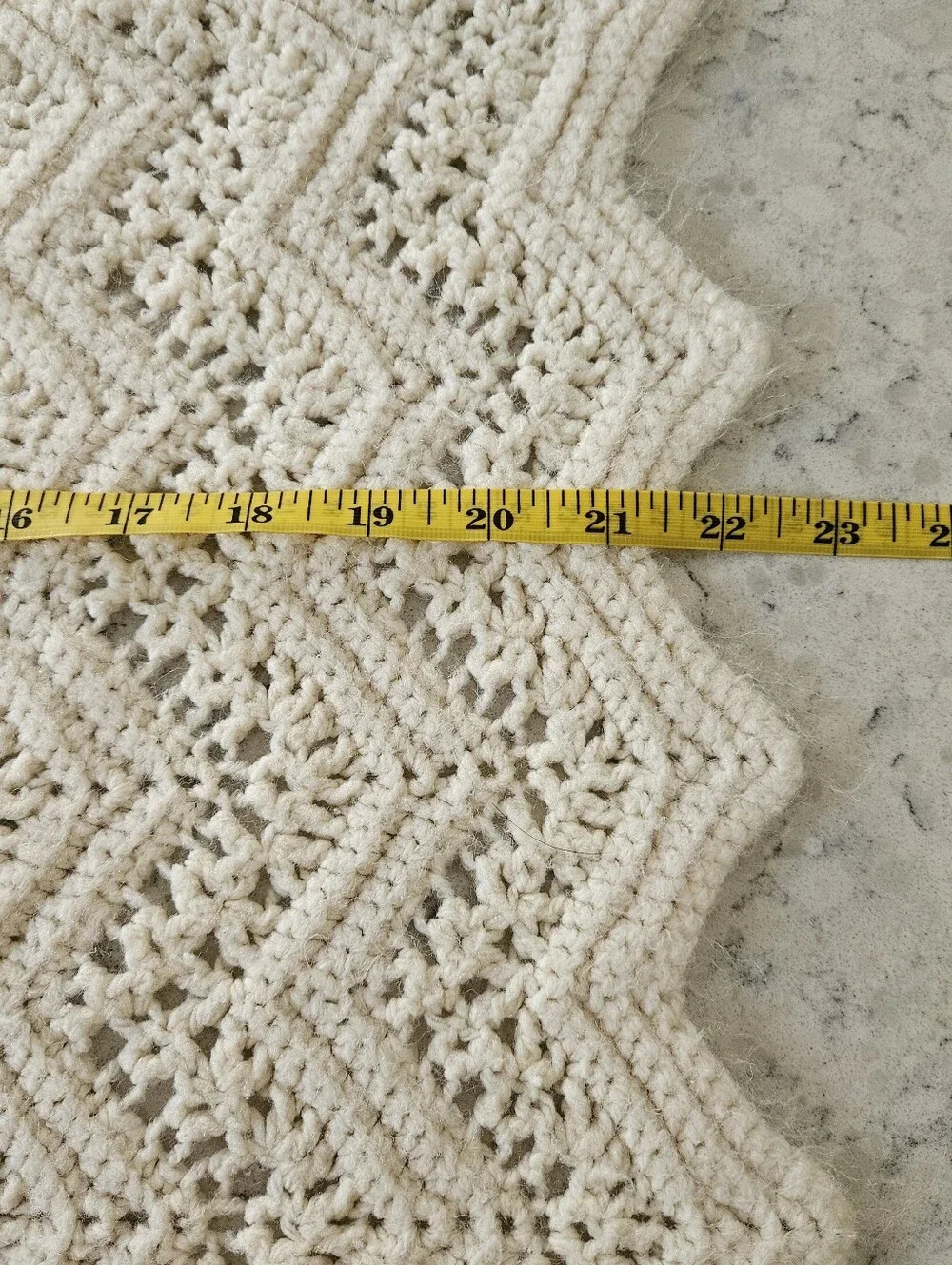 Vtg Handmade Mini Blanket 16x22 Cream Fisherman Net Ripple Chevron Table Top